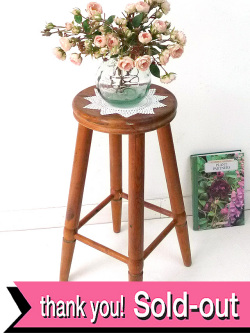 １９２０年代：分厚いオールドパインのとても大きなラウンドスツール