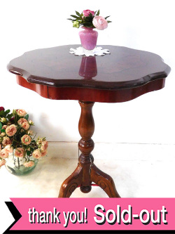 ＜イタリア製＞１９５０年代：木目の美しい象嵌細工♪優雅なマホガニーの大きめコーヒーテーブル