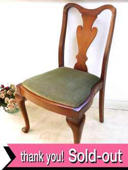 １９４０年代：カントリーなモスグリーンの座面♪オールドオークが優雅な英国アンティークの椅子