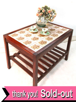 １９３０年代：英国カントリーサイドのお花のアンティークタイル♪しっかりとしたオールドオークの木製テーブル