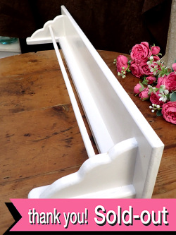 ＜英国ミッドセンチュリー＞いいお味になったパイン材♪クラシックホワイトのカントリーなシェルフ