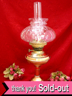 １９２０年代：ぽったりとした透明のガラス細工♪優雅な真鍮細工のとても大きな英国アンティークのオイルランプ