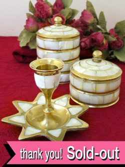 １９２０年代：素晴らしい白蝶貝♪英国アンティークの無垢の真鍮のドレッシングセット「３点セット」