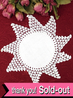 ＜英国ハンドメイド＞たくさんのレースのお花たち♪お星様の形の英国ビンテージのレースドイリー