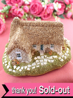 ＜Lilliput Lane＞「CULLODEN COTTAGE」♪スコットランドのハイランドの歴史ある小農家をモチーフにしたオールドカントリーコテージのフィギュア