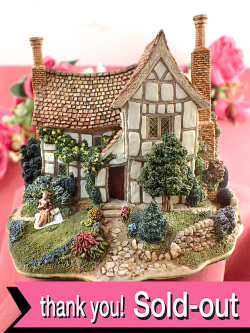 ＜Lilliput Lane＞「HAMPTON MANOR」♪イングランド西部ヘレフォードシャーの歴史的建造物の木造マナーハウスのオールドカントリーコテージのフィギュア