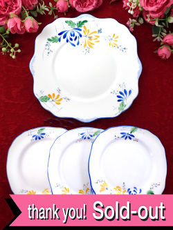 ＜英国ハンドペイント＞英国アントリーサイドの野の花たち♪素朴な味わいが懐かしいサンドイッチプレートセット「４枚組」