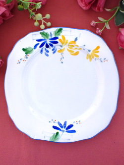 ★３５％OFF★＜英国ハンドペイント＞英国カントリーサイドの野の花たち♪素朴な味わいが懐かしいケーキ皿；通常価格500円→
