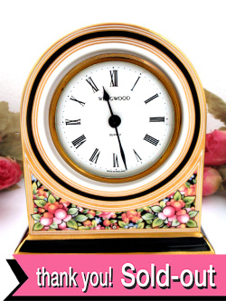 【３０日間保証付】＜ウェッジウッド＞豪華な金彩とお花たち♪「CLIO」の素晴らしく美しい陶器の置時計