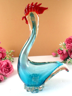 ＜英国ハンドメイド＞透明度の高い水色のクリスタルガラス♪手仕事のカットガラスがきれいな大きなニワトリさんの置物