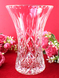 １９３０年代：優雅な格子模様のカットガラス♪高さ２２．５cm透明度の高いクリスタルガラスが美しい超特大のフラワーベース