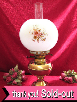 １９２０年代：優雅なお花たち♪真鍮細工が美しい英国アンティークのW芯の大きなオイルランプ