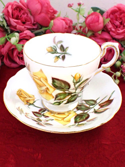 ＜廃盤レア♪PARAGON＞「SUNSET」黄色い大輪のバラのお花たち♪金彩も輝く幻のパラゴンのカップ＆ソーサー