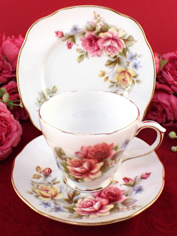 ＜DUCHESS＞ピンク色のバラのお花たち♪たっぷりとした金彩も優雅なダッチェスのトリオ