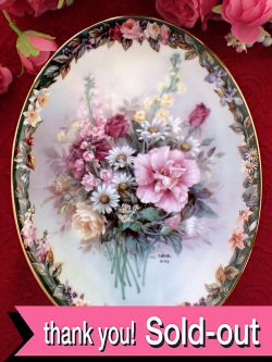 ＜アメリカ製：The Bradford Exchange 限定品＞「Precious」華やかなストックとバラのお花たちのブーケ♪金彩も美しい楕円形の絵皿
