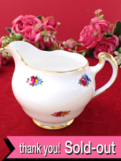 ＜CROWN Regent＞英国カントリーサイドの愛らしいお花たち♪金彩も上品でロマンチックなミルクジャグ