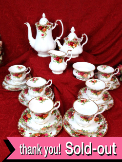 ＜ROYAL ALBERT＞「OLD COUNTRY ROSE」完全フルセット♪２２カラットゴールドと美しい薔薇のティーサービス「２２点セット」