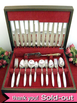 ＜英国銀器：PRIESTLEY & MOORE＞１９６０年代：優雅なシルバープレートのカトラリー４５本完全フルセット「収納木箱付」