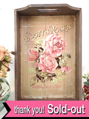 バラ園の中の英国アンティーク雑貨のお店。ドリプレSHOP