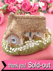 ＜Lilliput Lane＞「CULLODEN COTTAGE」♪スコットランドのハイランドの歴史ある小農家をモチーフにしたオールドカントリーコテージのフィギュア
