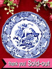 ＜MASON'S＞１９１０年：ジョージアン時代♪鳥とボタンのお花たちがオリエンタルなアイアンストーンのブルー＆ホワイトのお皿「スタンド付き」