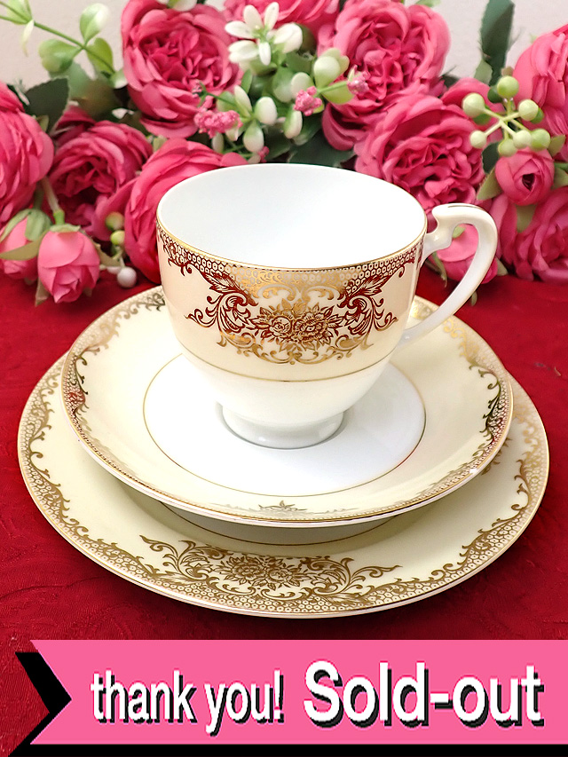 ＜オールドノリタケ＞１９５１年～５３年：貴重な金盛りのお花たち♪金色に輝くトリオ「専用ディスプレイスタンド付」