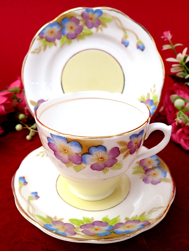 ＜英国:廃盤レア♪＞英国カントリーサイドの愛らしいお花たち♪金彩も優雅なトリオ「３点セット」