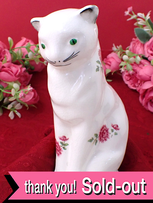 １９４０年代：可愛い微笑みの白い猫さん♪お花の模様のぽったりとしたアンティーク陶器の置物