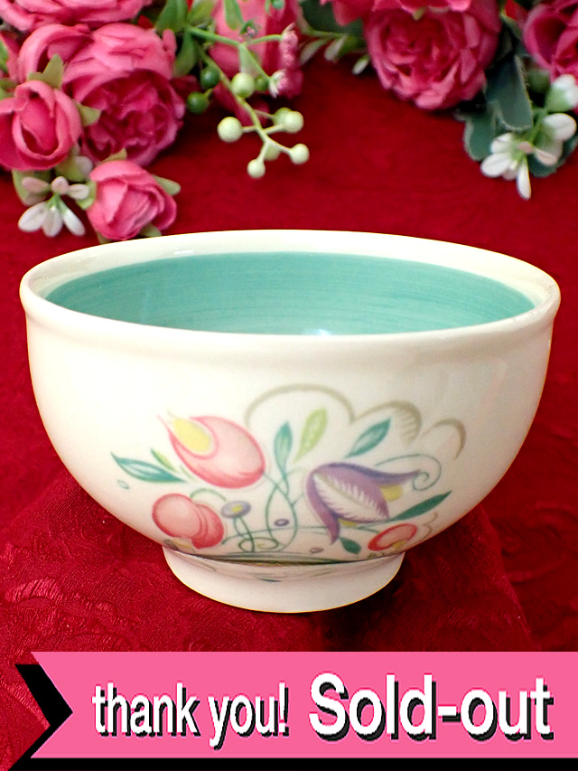 ＜廃盤レア♪スージー・クーパー＞１９３５年：スージーさんの初期の頃の作品♪優しいお花たちのとても貴重なドレスデンスプレイの珍しいティーボウル