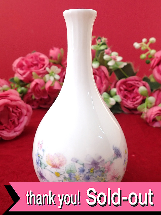 ＜廃盤レア♪ウェッジウッド＞「ANGELA」♪繊細で優しいお花たちのふっくらとしたアンジェラのフラワーベース