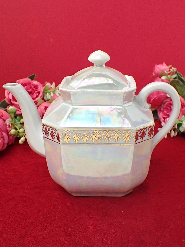 １９３０年代：ボディ全体が虹色の輝き♪金彩も輝く大きなティーポット