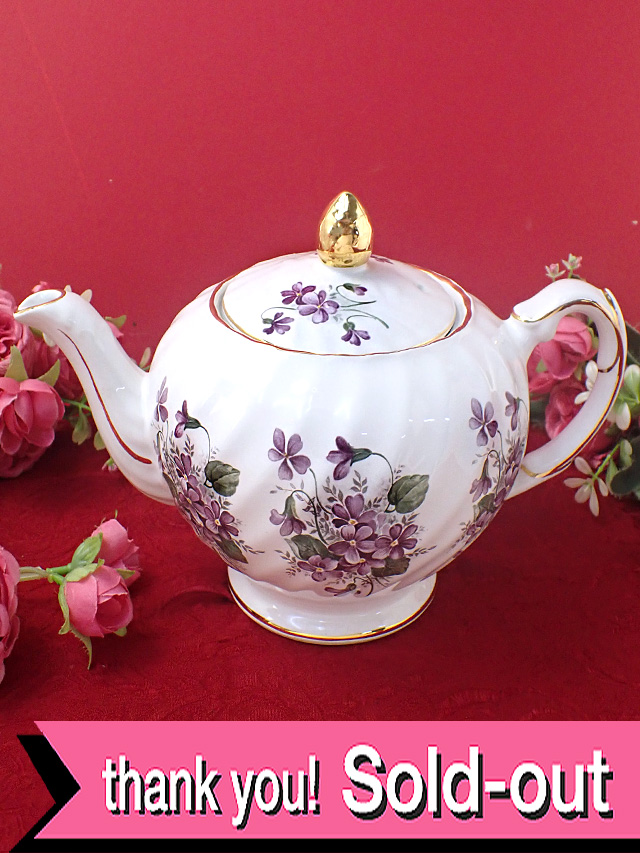 ＜CROWN VICTORIAN＞ボディ全体にスミレのお花たち♪容量１２５０cc金彩も輝くとても大きなティーポット