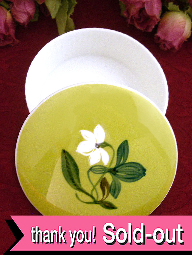 ＜スージー・クーパー＞廃盤レア♪１９６０年代「FLOWER MOTIF」の愛らしいお花のポーセリンBOX