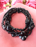 ＜英国ビンテージ＞ブラックヨーロピアンガラスビーズ♪レジンがアクセントの７連の２WAYのブレスレッド