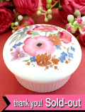 ★３５％OFF★＜廃盤レア♪ウェッジウッド＞「MEADOW SWEET」♪水彩画のようなお花たち♪メドウスィートのふっくら大きめポーセリンＢＯＸ：通常価格4980円→