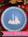 ＜英国流クリスマス：ウェッジウッド限定品＞１９７０年「TRAFALGAR SQUARE」♪ロンドンのトラファルガー広場のブルージャスパーのクリスマス・プレート「ディスプレイスタンド付き」