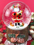 ＜英国流クリスマス：新品未使用品＞プレゼントを背負ったサンタクロース♪オルゴールが付いたクリスマスのとても大きなスノーボール「お箱入り」