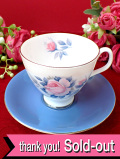 ＜廃盤レア♪ROYAL ALBERT＞英国王室御用達:「SORRENTO（ソレント）」♪美しいピンク色の薔薇と水色のロイヤル・アルバートのカップ＆ソーサー