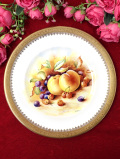 ＜Royal Grafton＞上品な静物画のみずみずしい果実たち♪金彩の模様も素敵なロイヤルグラフトンの大きな絵「プレートスタンド付」