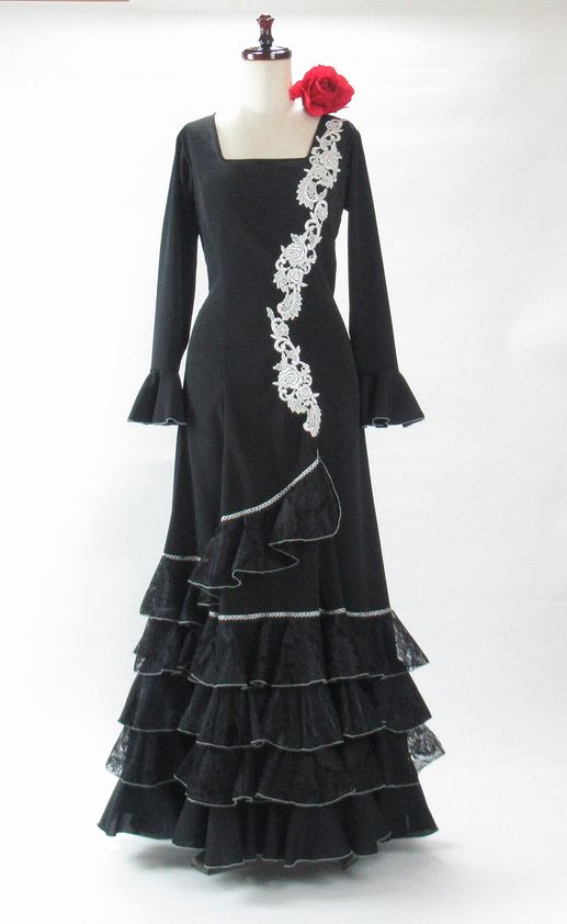 ★new★　G2305　シルバーモチーフ付黒ワンピース  B96Ｗ76  別サイズオーダー可