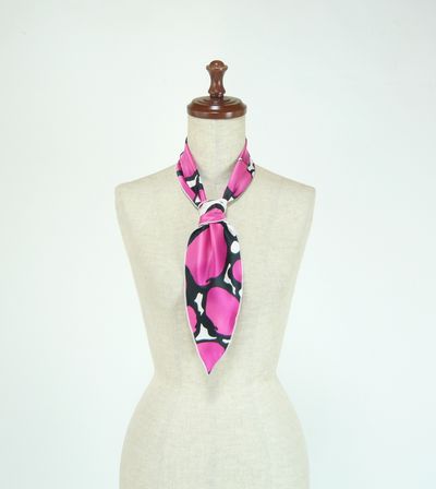 パニュエロ小・ボウタイ・PA-S160・白×黒ピンク柄