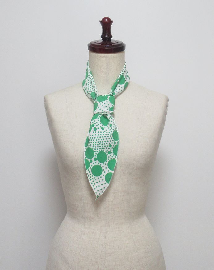 フラメンコ・パニュエロ小・ボウタイ・PA-S163・白×緑水玉