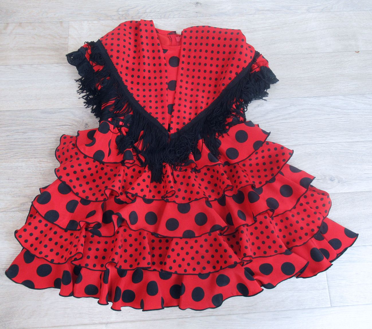 ★USED★U-1　子供用フラメンコ衣装　95サイズ　赤×黒水玉　シージョ付　現品限り