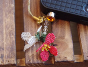 【メール便ＯＫ】トルコ伝統のレース編み　イーネオヤ　イヤホンジャック　ホワイト＆レッド