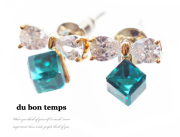 【メール便ＯＫ】ピアス キュービックジルコニアリボン＆グリーンキューブのシンプルピアス