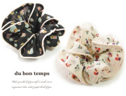 160338シュシュ 小花柄  フラワー ボリュームシュシュ ヘアゴム ヘアアクセサリー 縁取り 全2カラー