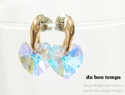 160501ピアス　ハートクリスタルが色を変えながら煌めくシンプルピアス