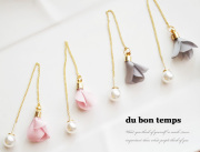 【メール便OK】ピアス　花びら＆パールキャッチの上品ピアス　揺れるロングピアス　全2カラー