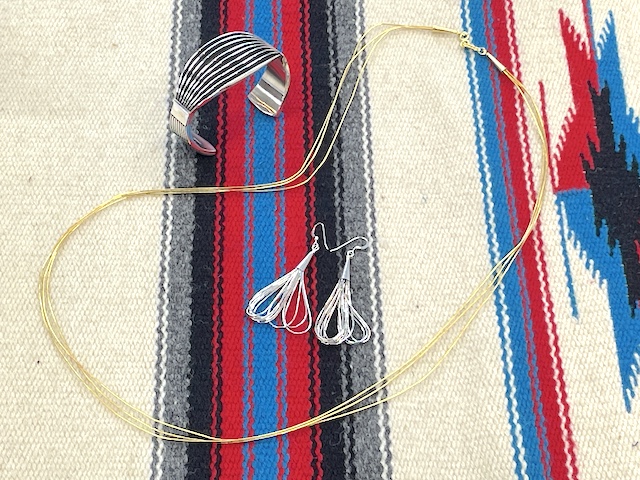 Native SilverStreams　ナバホ　リキッドシルバー・ネックレス　04-NSS-0375-24KGP　3連75cm　24金メッキ