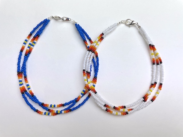 ナバホ　02-0483　ヴァレリー・ジョンソン作　3連シードビーズ・リンクブレスレット